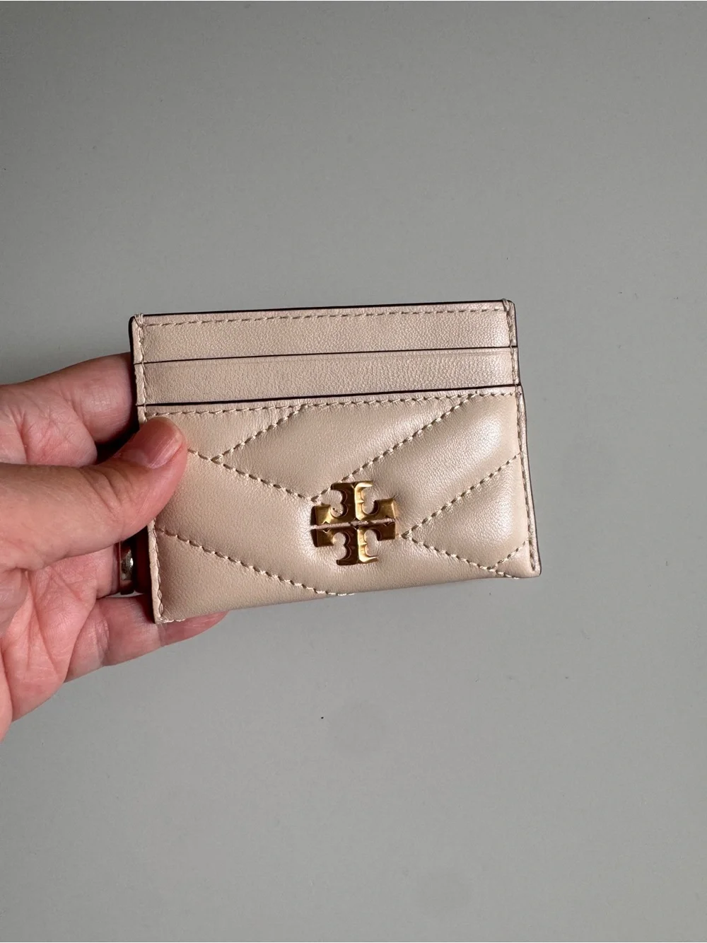 Tory Burch Kira Quilted Leather Card Case - cream